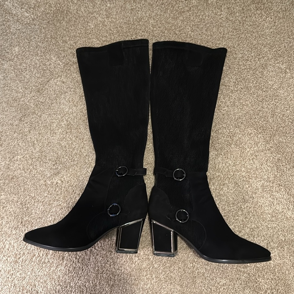 Boots - Picture 2 of 5